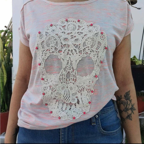 Neon T-shirt with embellished skull - Picture 2 of 3
